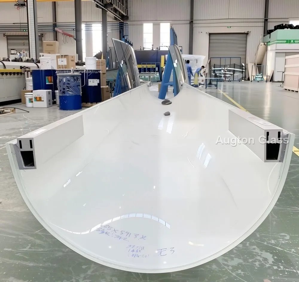 Curved Glass - production and packaging detail 1